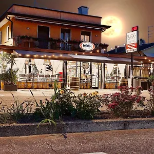 https://bar-moro-1963.hotelinveneto.com